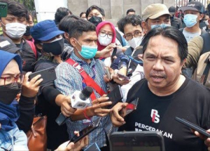 Kontroversi Sang Dosen Berakhir Babak Belur