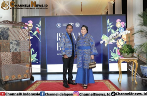 Kala Batik Cual Babel Melenggang di Catwalk Istana Berbatik