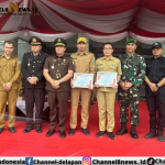 Diskominfo Pemkab Basel Berikan Piagam Penghargaan Kepada OPD Terinformatif