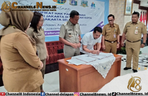 Wali Kota Jakarta Selatan, Serahkan 187 Sertifikat Hak Pakai