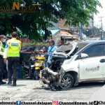 Dua Minibus Tertabrak KA Airlangga di Perlintasan Bulak Kapal Bekasi Diduga Tidak ada Palang Pintu