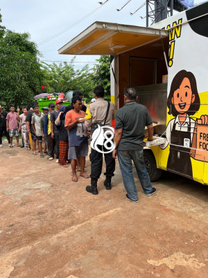 Tebar Kepedulian, Polsek Palmerah Bagikan 300 Paket Makanan Gratis untuk Warga Jatipulo