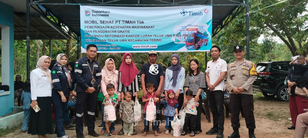 Dukung Penanganan Stunting, PT Timah Tbk Serahkan Puluhan Paket Makanan Tambahan untuk Warga Teluk Uma