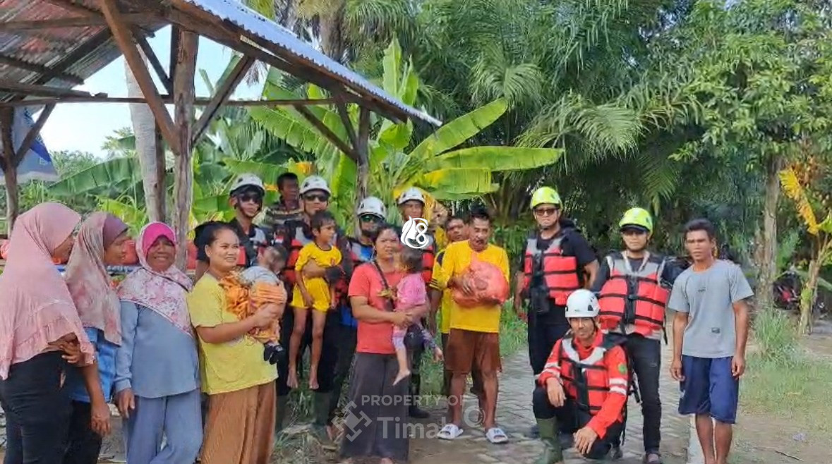 Tiba di Sumut Tim ERG PT Timah Tbk Gerak Cepat Beri Pelayanan Kesehatan Distribusi Pangan ke Warga Korban Banjir