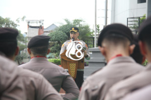 Polres Metro Jakarta Barat Gelar Upacara Hari Kesadaran Nasional dengan Penuh Khidmat