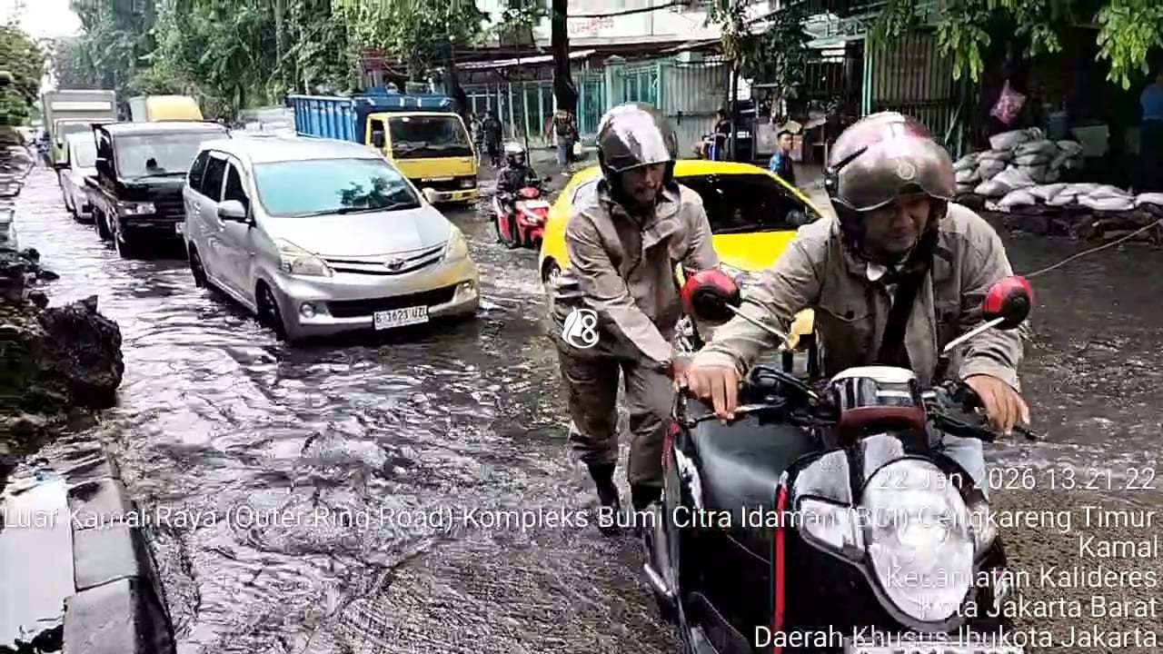 Humanis dan Responsif, Polisi Atur Lalin di Pintu Air Outer Ring Road Cengkareng
