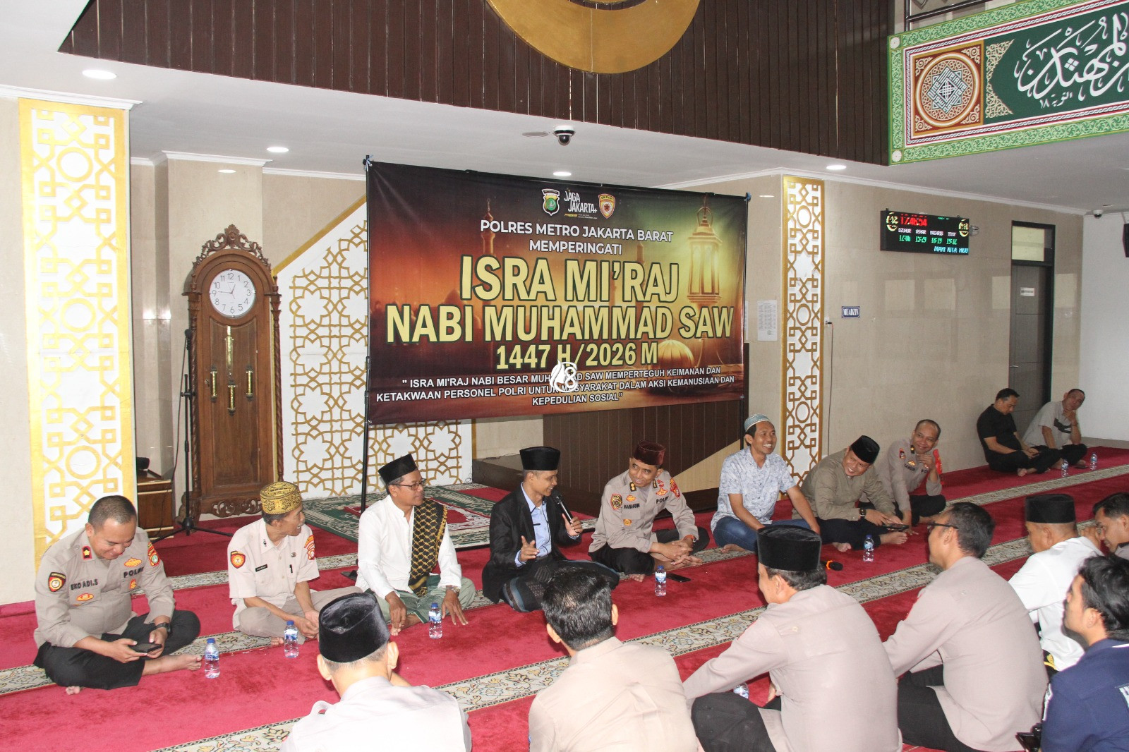 Perkuat Iman dan Kepedulian Sosial Personel Polres Metro Jakarta Barat Peringati Isra Mi’raj 1447 H
