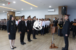 Wujud Apresiasi Negara atas Dedikasi Tanpa Henti Puluhan Personel Polres Metro Jakarta Barat Terima Satyalancana Pengabdian