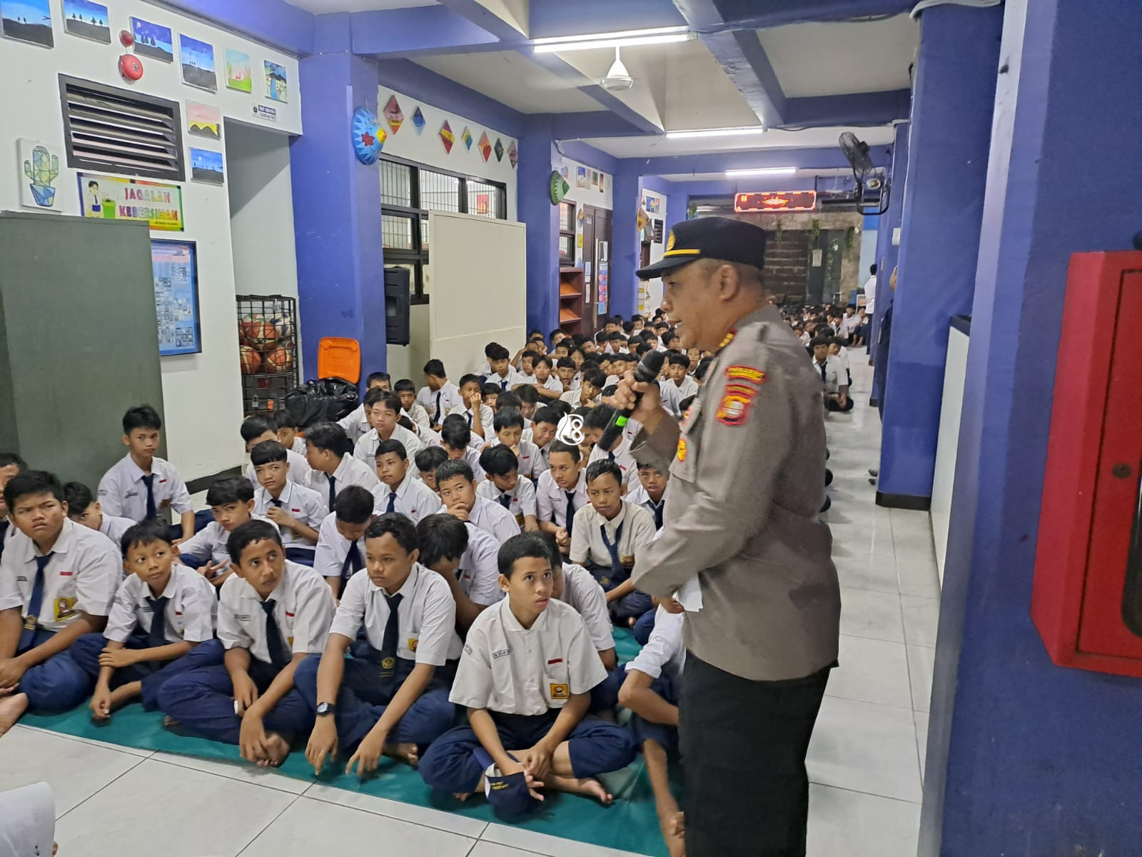Police Goes To School SMPN 159 : Wakapolsek Tambora Tegaskan Tawuran Bentuk Tindakan Kriminal