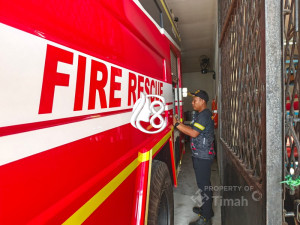 Wujud Nyata Kepedulian Perusahaan dalam Situasi Darurat, Tim Damkar PT Timah Sigap Bantu Warga
