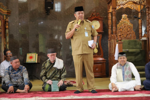 Perkuat Layanan Kesehatan Masyarakat, Gubernur Babel Serahkan Bantuan Ambulans untuk Masjid As-Salam Kace