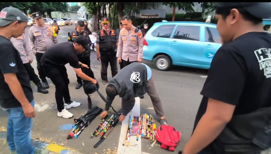 Polsek Tamansari Bubarkan Konvoi Remaja, Sejumlah Barang Berbahaya Diamankan