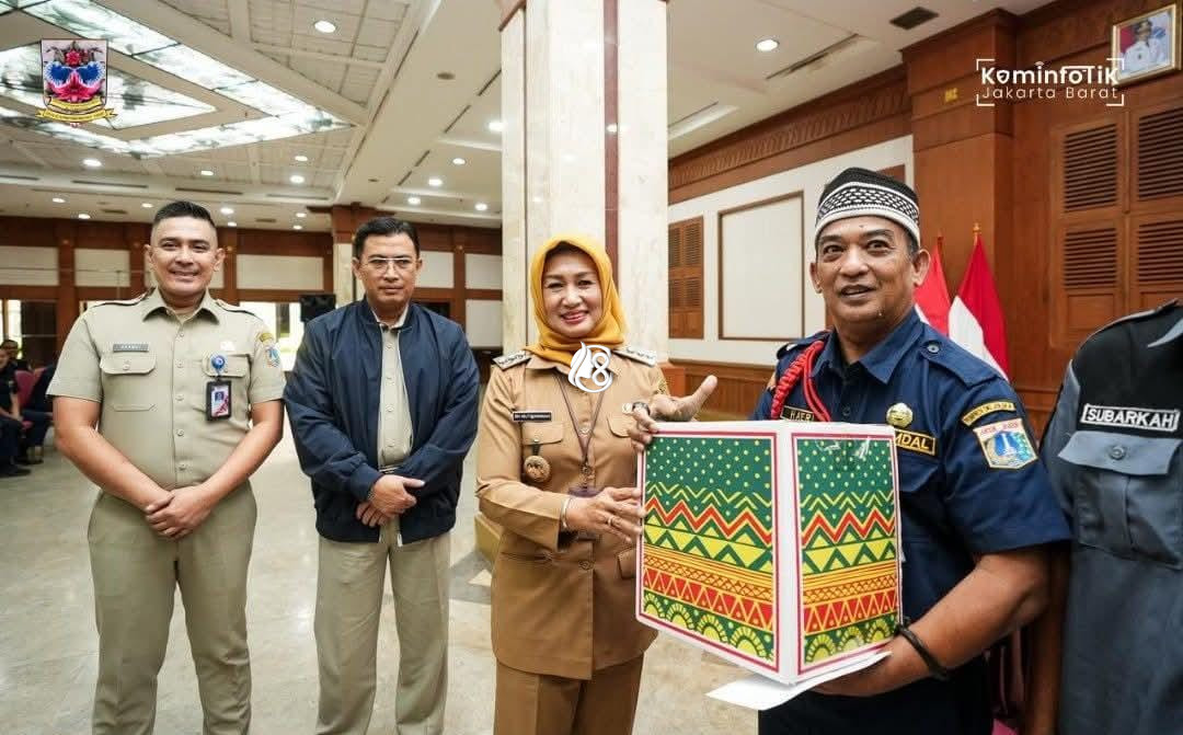 Pemkot Jakarta Barat Salurkan Bantuan Sosial Idulfitri 1447 H untuk Ratusan Petugas PJLP dan P3K