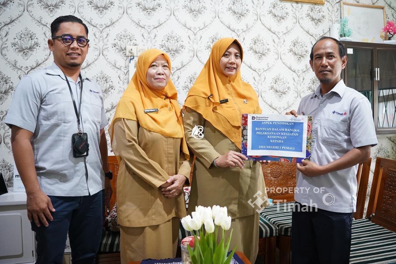 Perkuat Pengembangan Potensi Pelajar SMAN 1 Pemali PT Timah Beri Bantuan Pendidikan