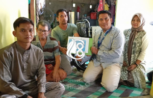 PT Timah Salurkan Bantuan Kursi Roda untuk Warga Karimun, Ringankan Aktivitas Penyintas Stroke