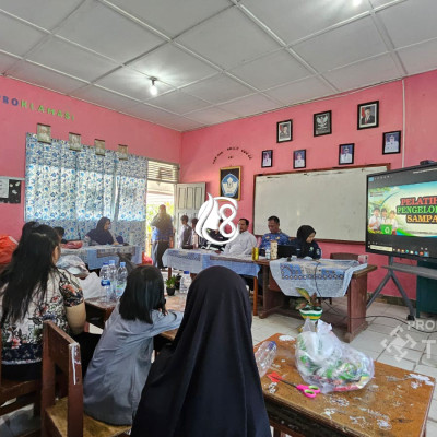 PT Timah dan DLH Bangka Barat Edukasi Pelajar Kelola Sampah Plastik Jadi Ecobrick
