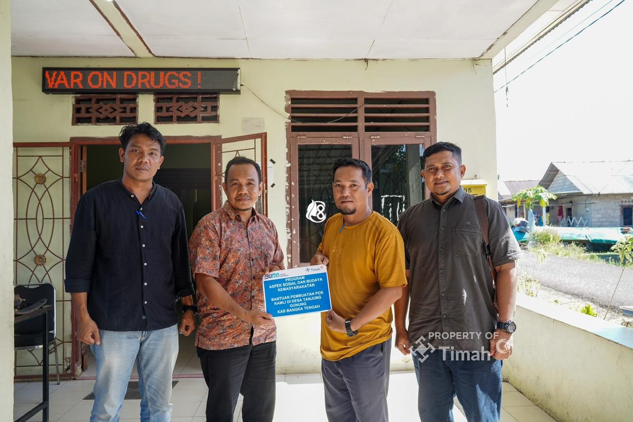 PT Timah Salurkan Bantuan Pos Kamling dan HT untuk Perkuat Keamanan Desa di Bangka Tengah