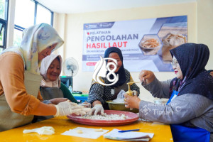 PT Timah Latih Masyarakat Pesisir Bangka Olah Hasil Laut Bernilai Tambah