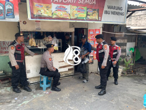 Patroli Dialogis Sat Samapta Polres Metro Jakbar Sambangi Warung Warga