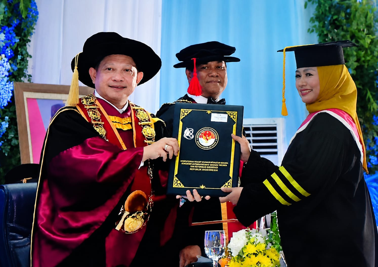 Wali Kota Jakarta Barat Iin Mutmainnah Raih Gelar Doktor Ilmu Pemerintahan dari IPDN 2026