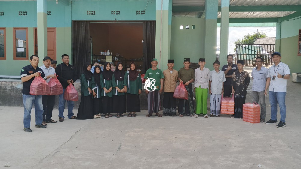 HUT ke-50 PT Timah, Ratusan Santri di Bangka Selatan Terima Paket Makanan
