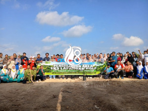 Ratusan Pohon Ditanam di Eks Lapangan Golf PT Timah, Warga Mentok Dorong Ruang Hijau Jadi Ruang Publik