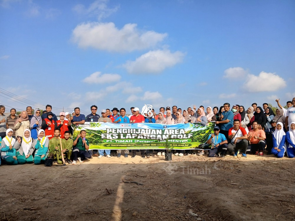 Ratusan Pohon Ditanam di Eks Lapangan Golf PT Timah, Warga Mentok Dorong Ruang Hijau Jadi Ruang Publik