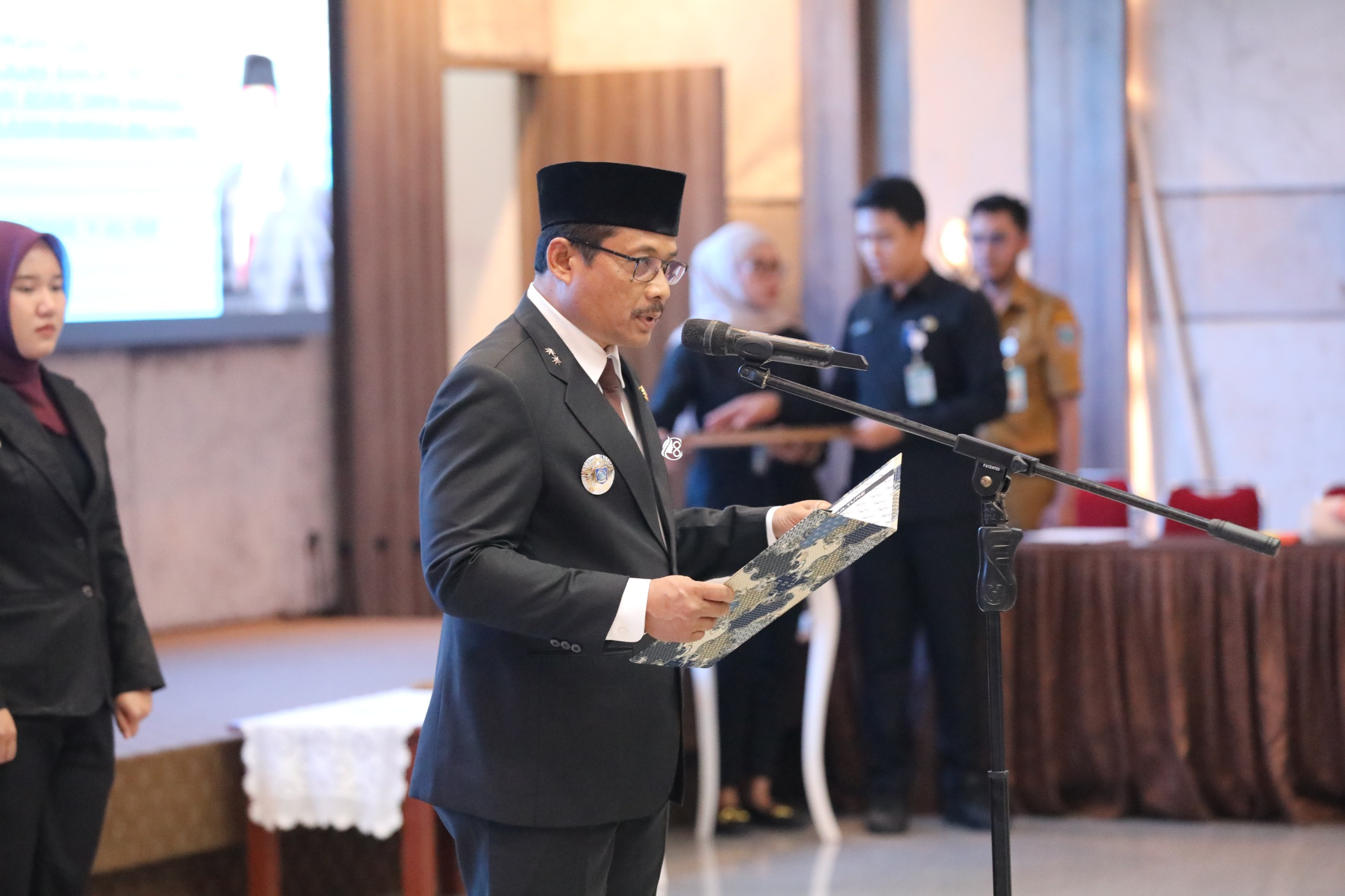 Lantik Sembilan Pejabat Eselon II, Gubernur Babel Minta Fokus pada Kinerja dan Efisiensi Anggaran