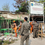 Pemprov DKI Tertibkan Bangunan Liar di Atas Aset Pemprov di Pegadungan