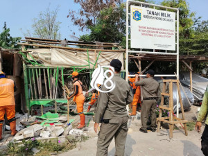 Pemprov DKI Tertibkan Bangunan Liar di Atas Aset Pemprov di Pegadungan