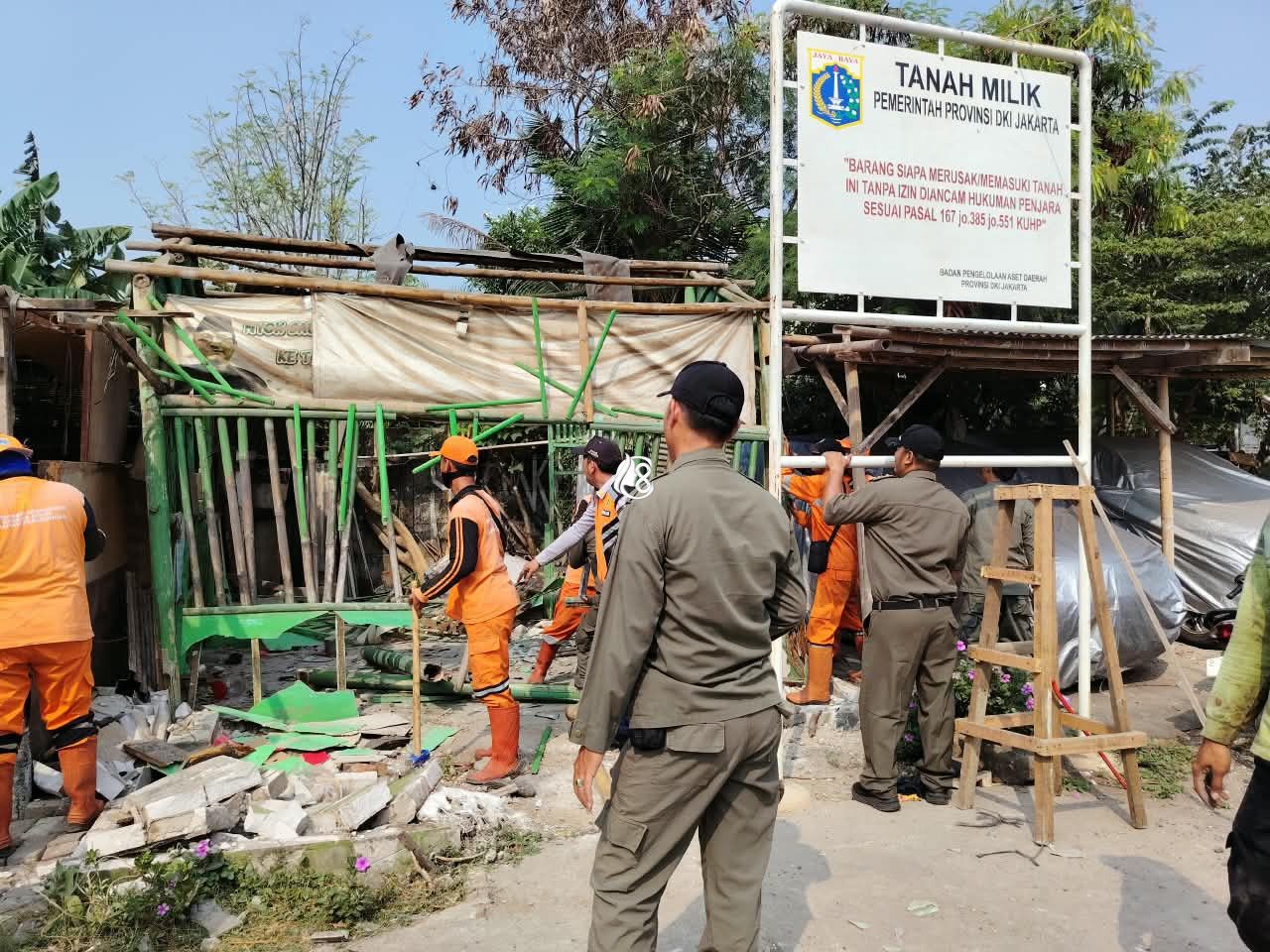 Pemprov DKI Tertibkan Bangunan Liar di Atas Aset Pemprov di Pegadungan