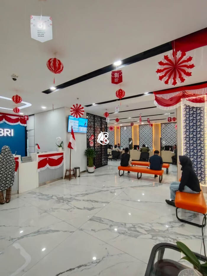 Semarak HUT ke-81 RI, BRI BO Kelapa Gading Percantik Kantor dengan Nuansa Merah Putih