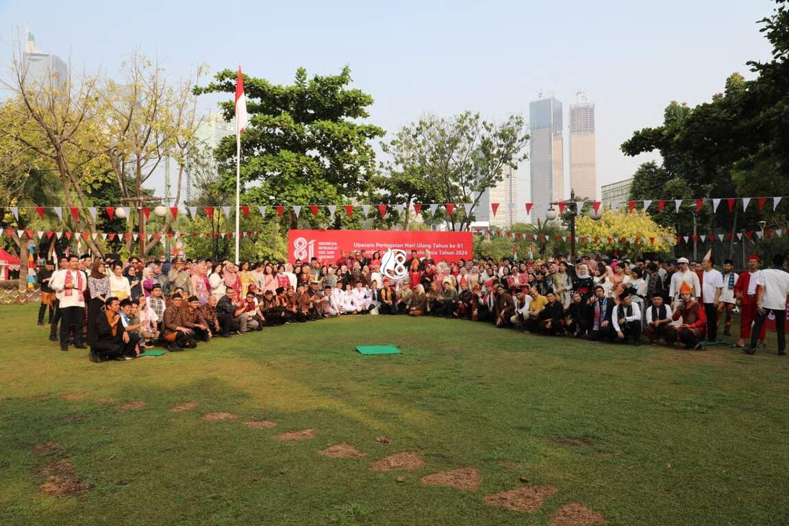 Semarak Kemerdekaan, Pekerja BRI Region 6 Tampil dalam Balutan Baju Adat dan Wastra Nusantara