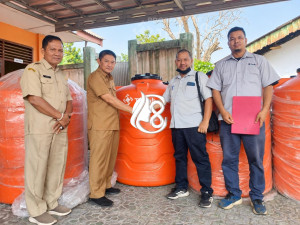 Krisis Air Bersih Melanda Bangka Barat, PT Timah Salurkan 15 Tangki untuk Warga Terdampak