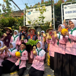 Lahan Sekolah Disulap Jadi Kebun Pangan, Siswa Belajar Bertani di Tengah Kota!
