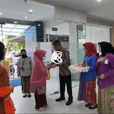 Semarak Hari Pelanggan Nasional, BRI BO Tanjung Priok Sambut Nasabah Hangat Berwastra