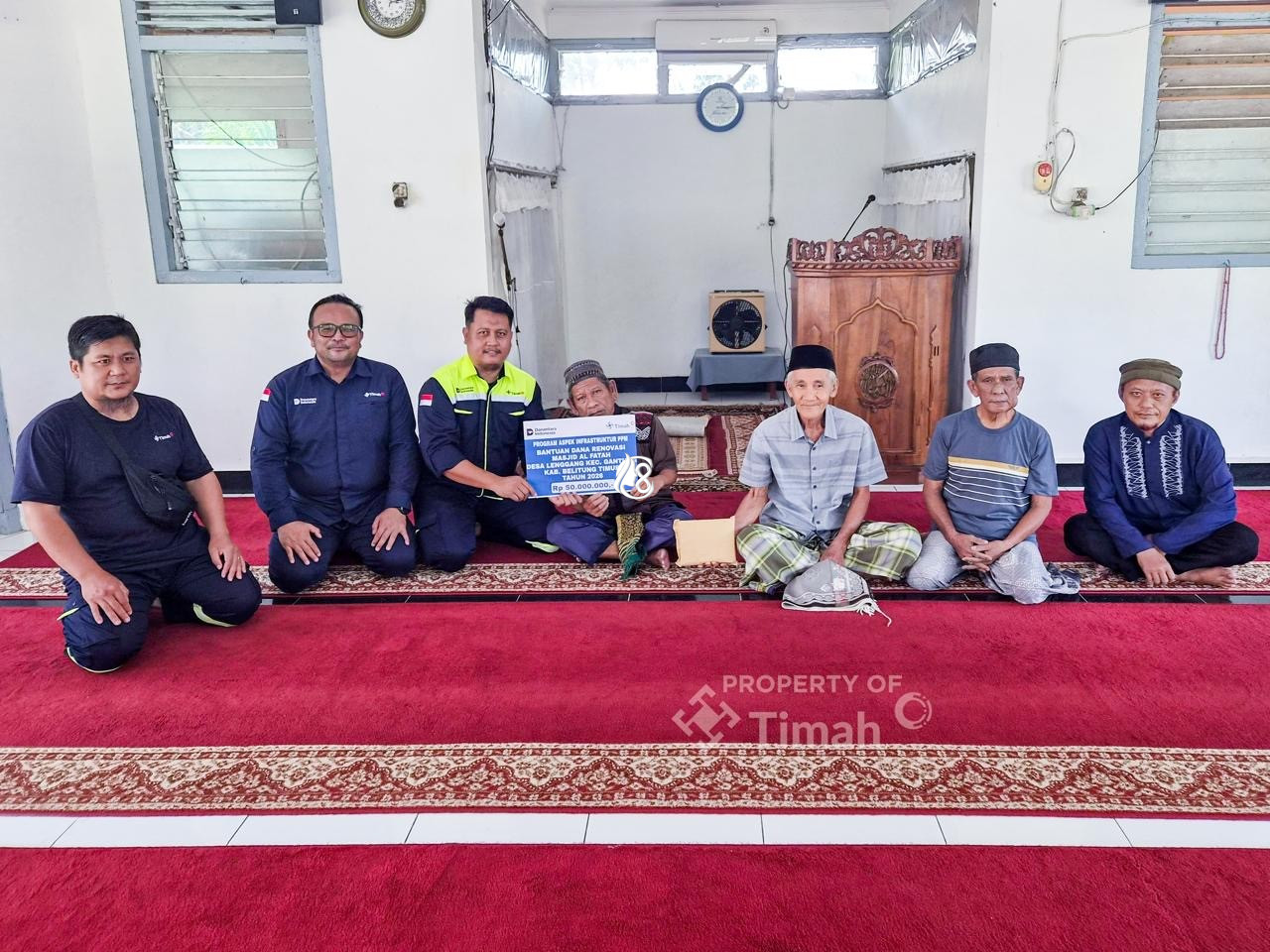 PT Timah Bantu Renovasi Masjid Al Fatah yang Mulai Lapuk